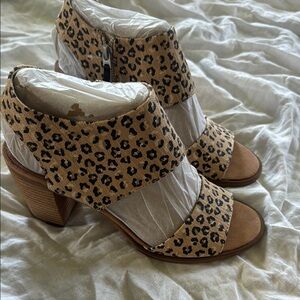 Toms super cute heels brand new with tags